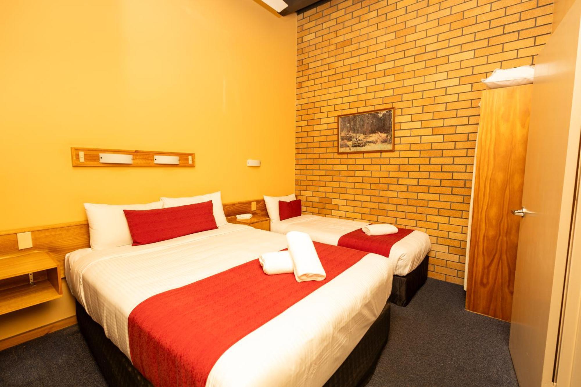 All Travellers Motor Inn คูนาแบราบรัน ภายนอก รูปภาพ