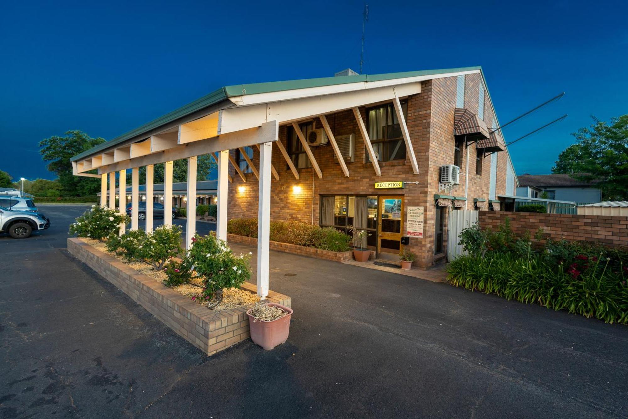All Travellers Motor Inn คูนาแบราบรัน ภายนอก รูปภาพ